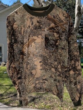 Kings Outdoor World Men's Medium Long Sleeve Desert Shadow Camo hunting shirt.